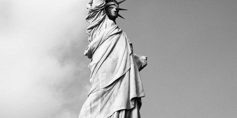 武汉中小企业法律风险防范与合同管理实务指南：专业商业咨询助您稳健发展